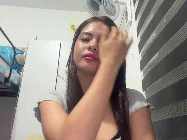 ClaraAllTheWay webcam