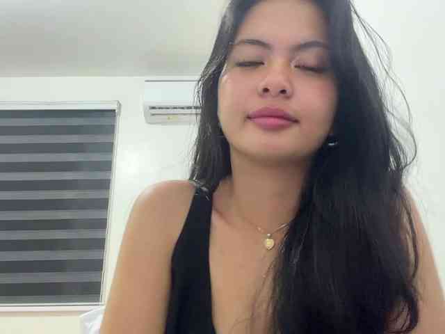 ClaraAllTheWay webcam