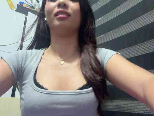 ClaraAllTheWay webcam