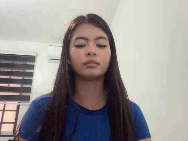 ClaraAllTheWay webcam