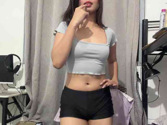 Model: EllieAllTheWay