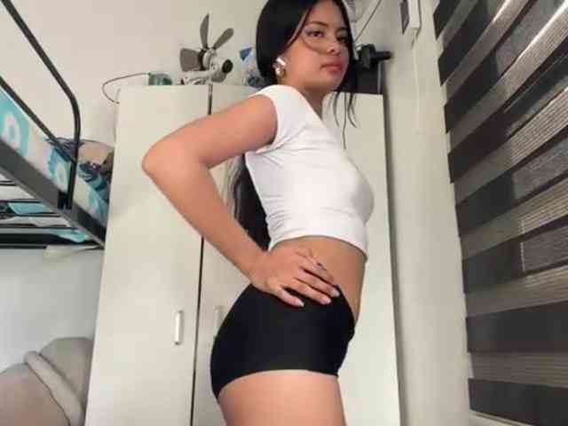ClaraAllTheWay webcam