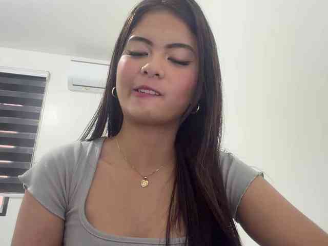 ClaraAllTheWay webcam