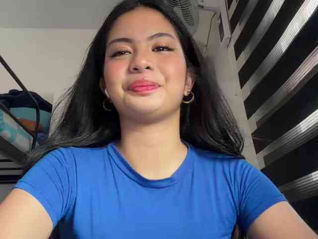 ClaraAllTheWay webcam