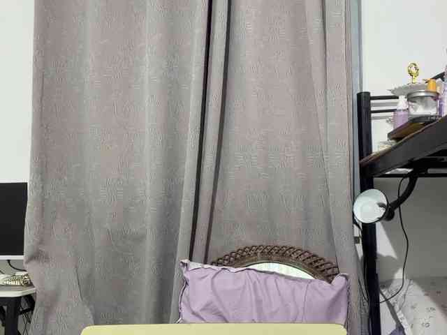 EllieAllTheWay webcam