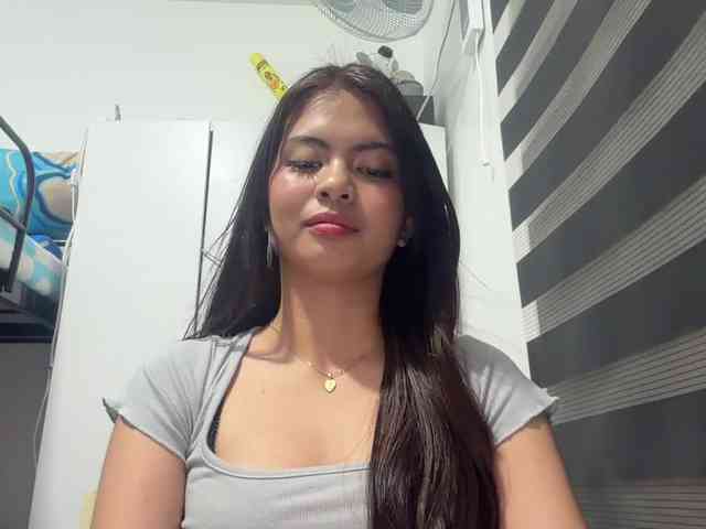 ClaraAllTheWay webcam