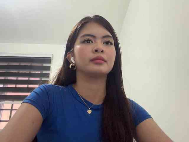 ClaraAllTheWay webcam