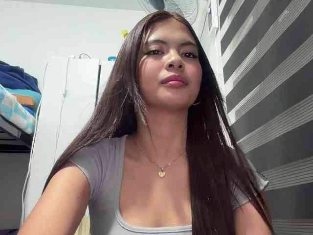 ClaraAllTheWay webcam
