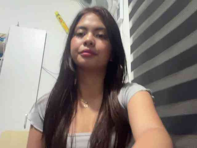 ClaraAllTheWay webcam
