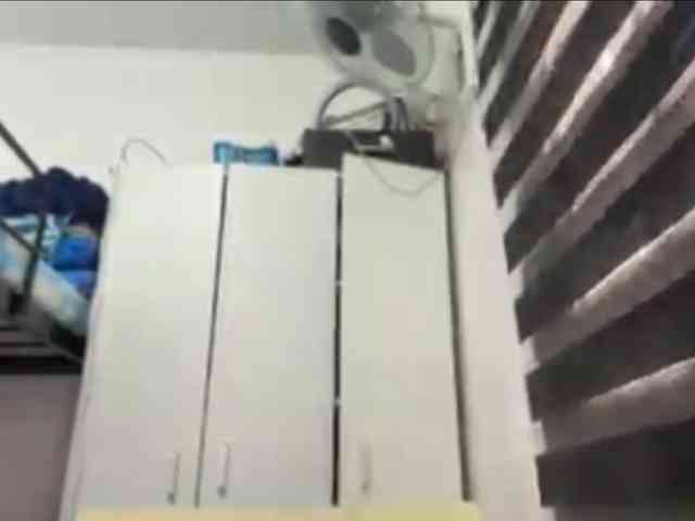 ClaraAllTheWay webcam