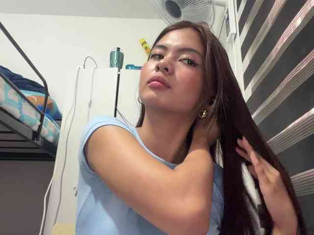 ClaraAllTheWay webcam