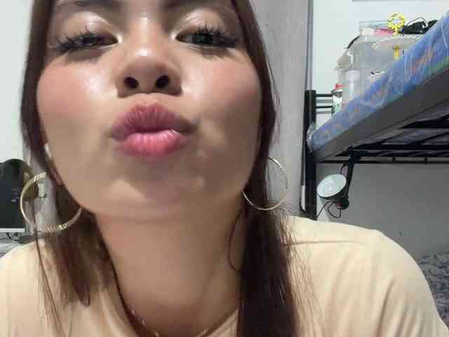 EllieAllTheWay webcam