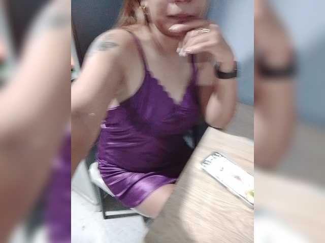 Rhainne live webcam show