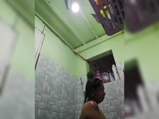 Rhainne live webcam show
