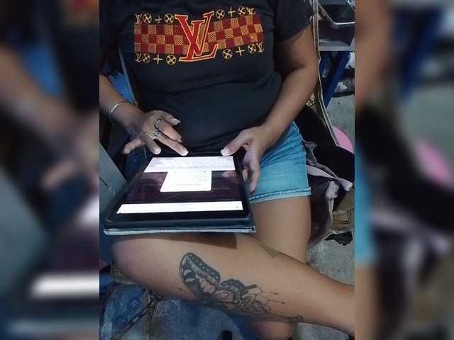 Rhainne live webcam show