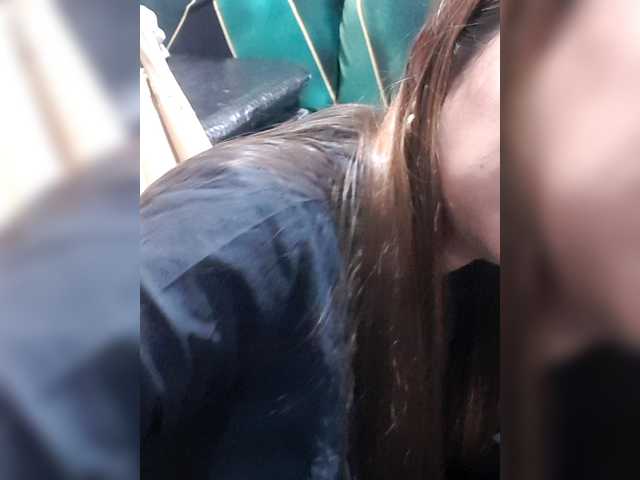 Rhainne live cam on 