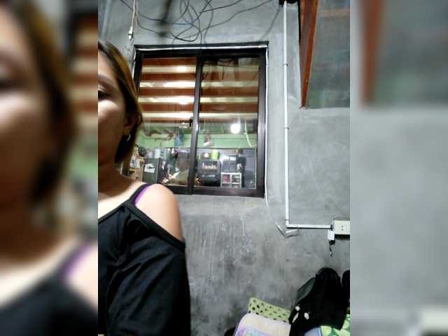 Rhainne live webcam show