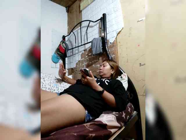 Rhainne Live Webcam on BongaCams