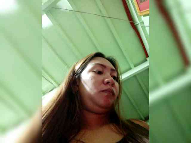 Model: Rhainne