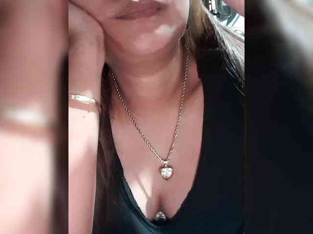 Rhainne Live Webcam on BongaCams