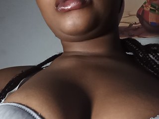 StellaLuxe's Live Webcam
