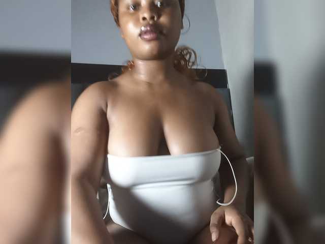 StellaLuxe live cam on BongaCams
