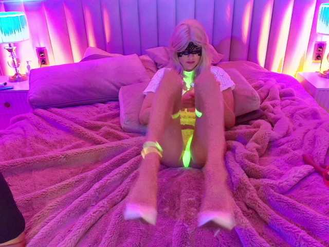 DarwinandLilu live cam on BongaCams
