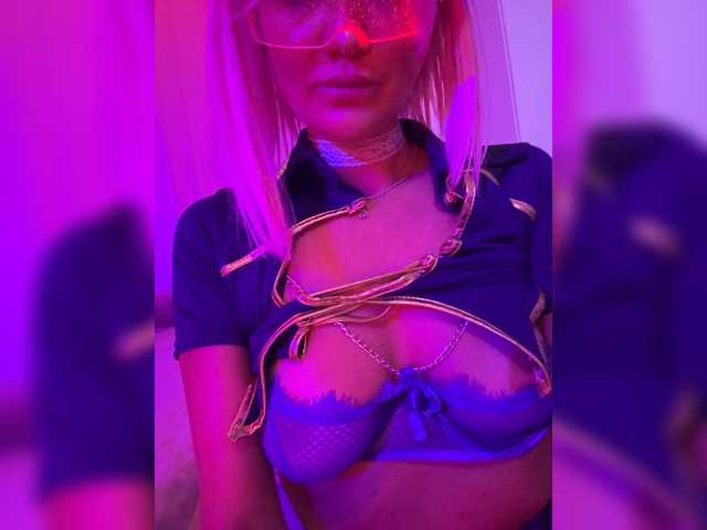 DarwinandLilu live cam on BongaCams