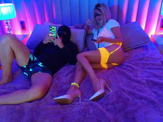 DarwinandLilu live cam on BongaCams