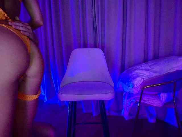 Darwinandlilu's cam show statistics and live stream