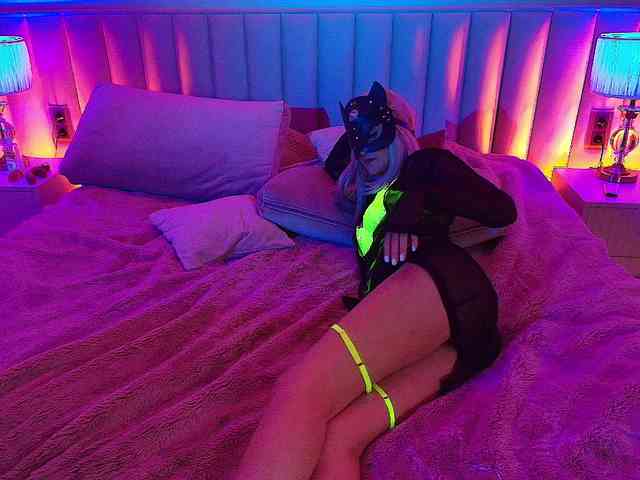 DarwinandLilu Live Webcam on BongaCams