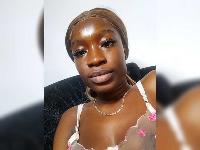 Nadama live cam on BongaCams