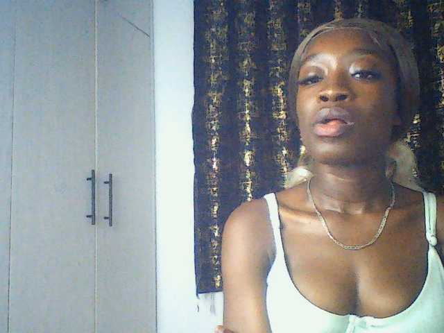 Nadama live cam on BongaCams