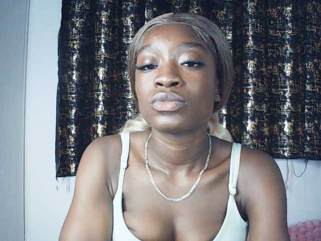 Nadama live cam on BongaCams