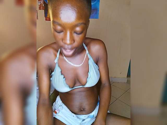 Nadama live cam on BongaCams