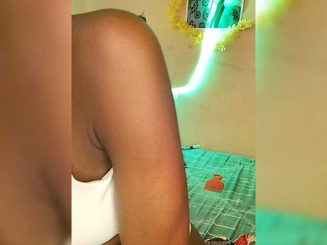 Nadama live cam on BongaCams