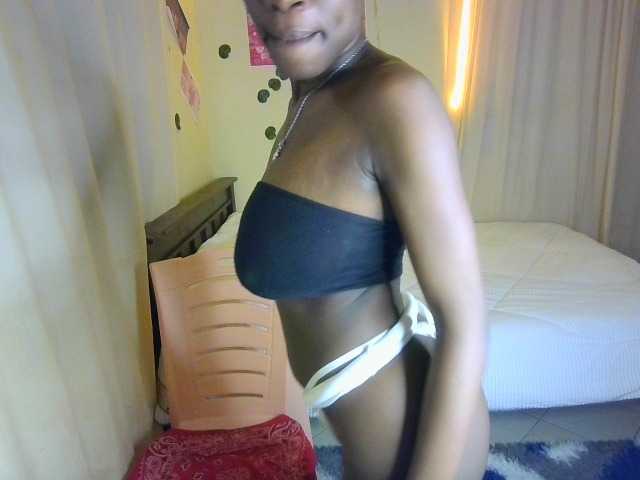 Nadama live cam on BongaCams