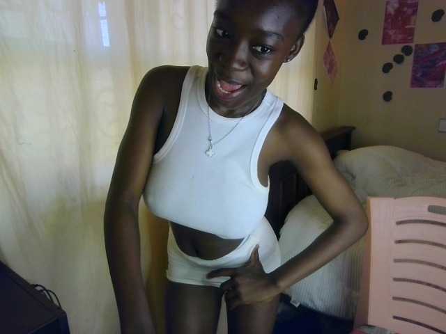 Nadama live cam on BongaCams