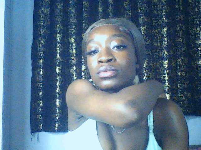 Nadama live cam on BongaCams