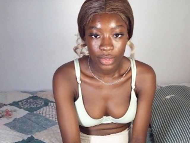 Nadama live cam on BongaCams