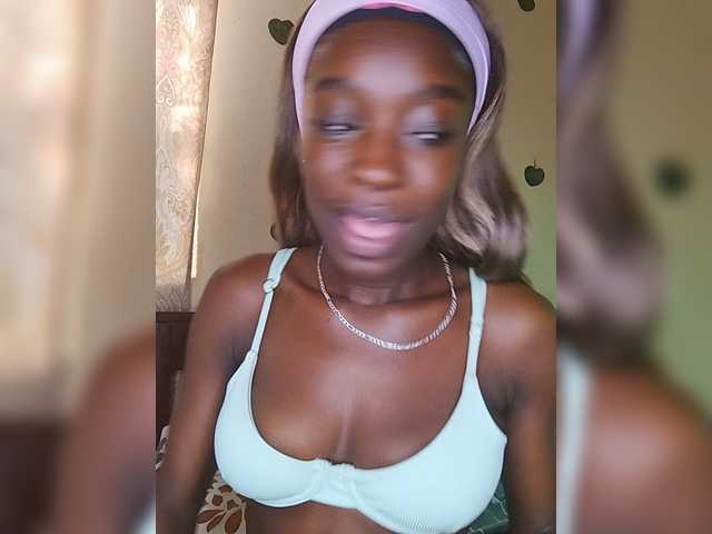 Nadama live cam on BongaCams