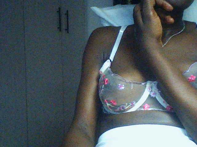 Nadama live cam on BongaCams
