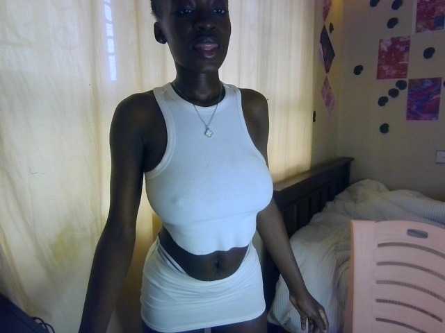 Nadama live cam on BongaCams
