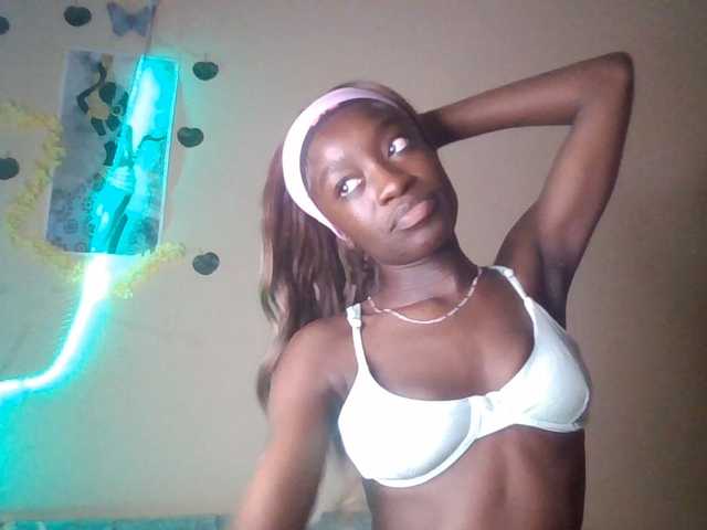 Nadama live cam on BongaCams