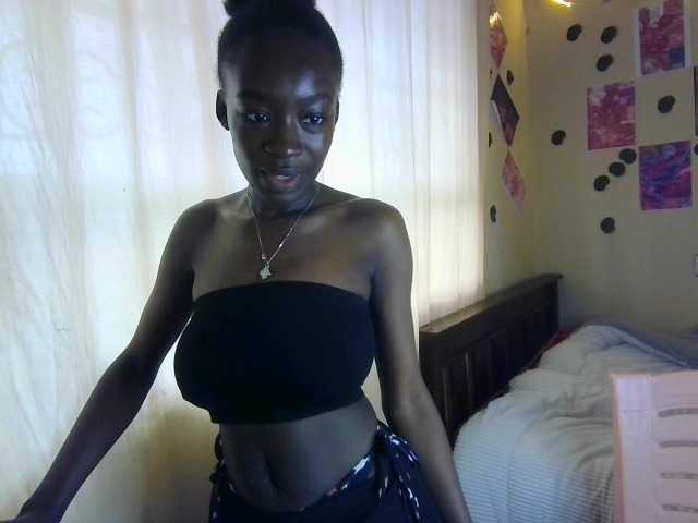 Nadama live cam on BongaCams