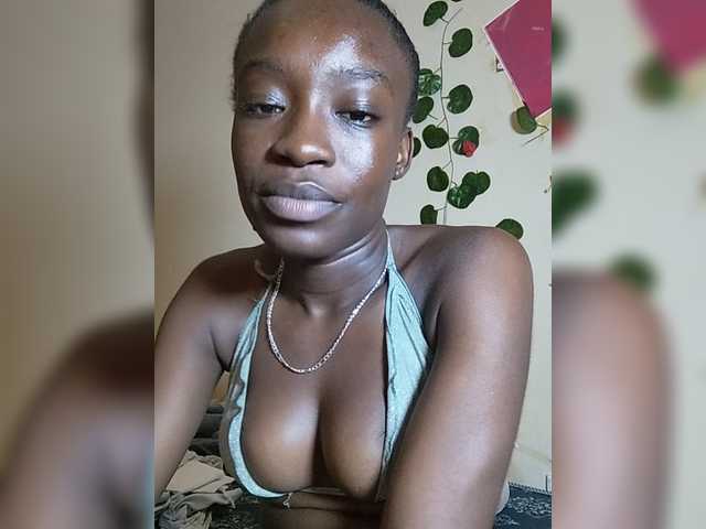 Nadama live cam on BongaCams