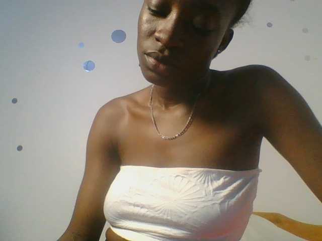 Nadama live cam on BongaCams