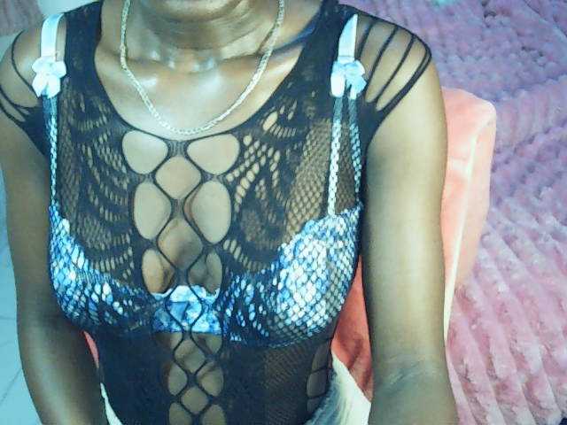 Nadama live cam on BongaCams