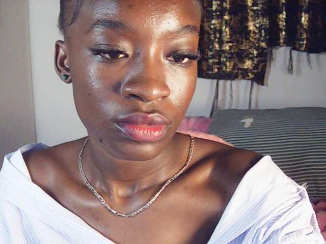 Nadama live cam on BongaCams