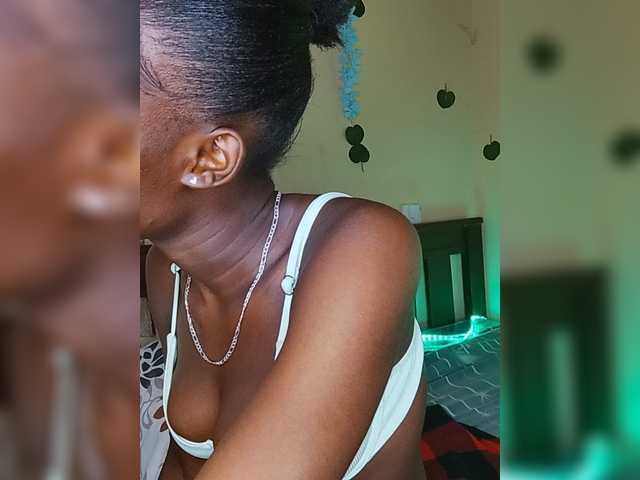 Nadama live cam on BongaCams
